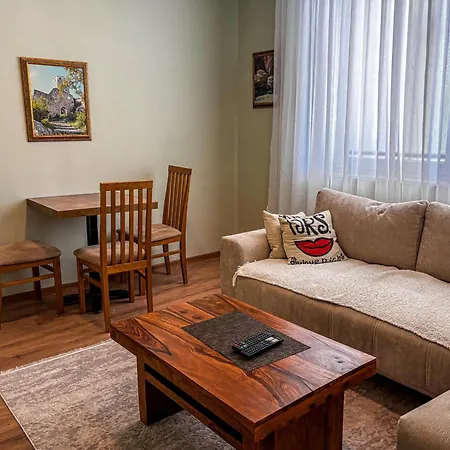 News Apartment *